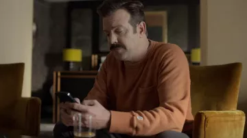 Todd Synder Champion Sweat-shirt porté par Ted Lasso (Jason Sudeikis) vu dans Ted Lasso (S03E06)