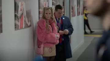 Versace La Medusa Chain Detail Shoulder Bag worn by Keeley Jones (Juno Temple) as seen in Ted Lasso (S03E06)