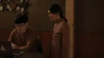 Equipment Slim Signature Silk Shirt worn by Samantha Fink (Sofia Black-D'Elia) as seen in Single Drunk Female (S02E06)