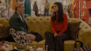 Alice + Olivia Dylan Windowpane Pants worn by Samantha Fink (Sofia Black-D'Elia) as seen in Single Drunk Female (S02E09)