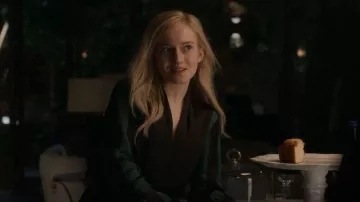 Monse Striped Draped Mi­di Dress worn by Anna Delvey (Julia Garner) as seen in Inventing Anna (S01E02)