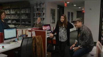 Weekend Max Mara porté par Vivian Kent (Anna Chlumsky) vu dans Inventing Anna (S01E04)