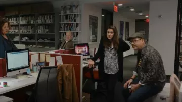 Weekend Max Mara porté par Vivian Kent (Anna Chlumsky) vu dans Inventing Anna (S01E04)