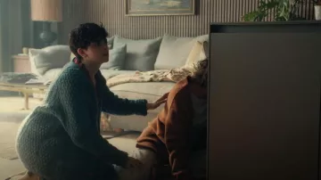 Mes demoiselles Cardigan en laine porté par Ingrid Farrow (Indira Varma) vu dans Obsession (S01E04)