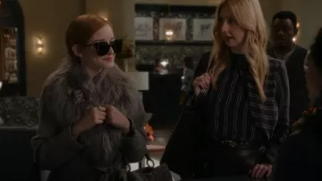 Fendi Style 0137/S worn by Anna Delvey (Julia Garner) as seen in Inventing Anna (S01E05)
