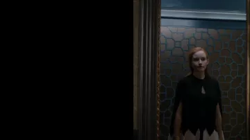 Alexander McQueen Zig Zag Cape worn by Anna Delvey (Julia Garner) as seen in Inventing Anna (S01E05)