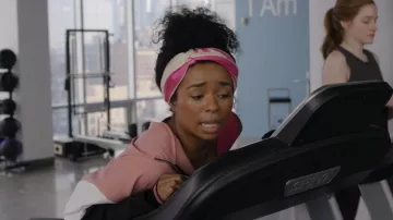 Sweat-shirt Zara Colorblock Half Zip porté par Neff (Alexis Floyd) comme on le voit dans Inventing Anna (S01E05)