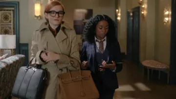 Hermes 30 Birkin Bag worn by Anna Delvey (Julia Garner) as seen in Inventing Anna (S01E05)