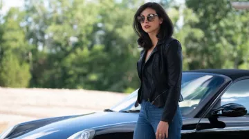 Lunettes de soleil portées par Lorena Nascimento (Morena Baccarin) dans le film Last Looks