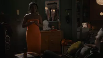Alex Perry Hall Robe bustier portée par Neff (Alexis Floyd) comme on le voit dans Inventing Anna (S01E05)