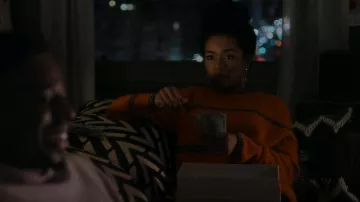 Cadre Denim Stripe Sweater porté par Neff (Alexis Floyd) vu dans Inventing Anna (S01E05)