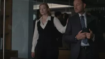 Max Mara Navy Matilde Trousers worn by Shiv Roy (Sarah Snook) as seen in Succession (S04E05)
