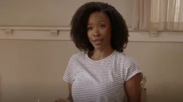 Rag And Bone La camiseta Slub Stripe usada por Grace James (Karimah Westbrook) como se ve en All American (S05E17)