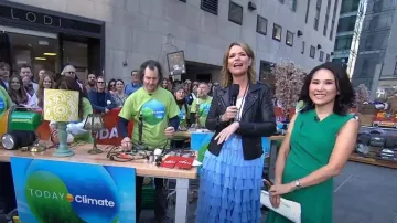 Robe Midi en crêpe Reiss Marling portée par Vicky Nguyen comme on le voit dans Today on April 21, 2023