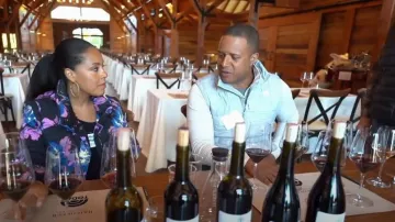 Peter Som Collective Floral Puffer Jacket porté par Sheinelle Jones comme vu dans Aujourd’hui le 21 avril 2023