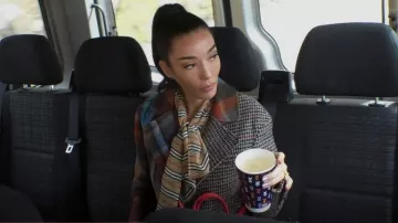 Veronica Beard India Patchwork Dickey Coat usado por Noella Bergener como se ve en The Real Housewives of Orange County (S16E16)