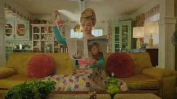 Urban Outfiters Pin­tuck Cush­ion used by Betty Cooper (Lili Reinhart) as seen in Riverdale (S07E05)