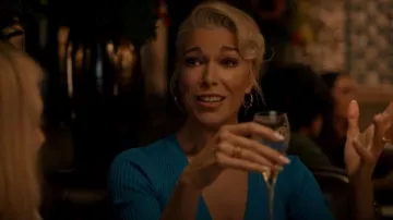 Shaune Leane Rose Thorn Large Hoop Aretes usados por Rebecca Welton (Hannah Waddingham) como se ve en Ted Lasso (S03E07)