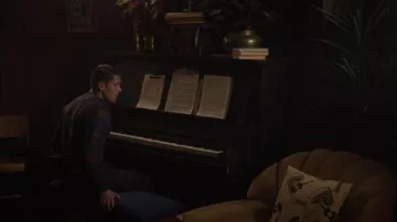 Ben Sherman Jacquard Check Cotton Crewneck Sweater porté par Kevin Keller (Casey Cott) vu dans Riverdale (S07E04)