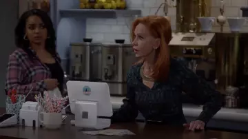 Whistles Ab­stract Brush­stroke Mi­di Dress worn by Sheila (Swoosie Kurtz) as seen in Call Me Kat (S03E21)