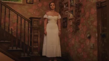 Robe papillon de la Réforme portée par Ashley Jones (Jasmine Cephas Jones) comme on le voit dans Blindspotting (S01E08)