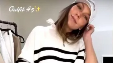 Pull à rayures de mangue avec fermeture éclair porté par Melissa Garcia comme on le voit dans Aujourd’hui avec Hoda & Jenna le 27 avril 2023