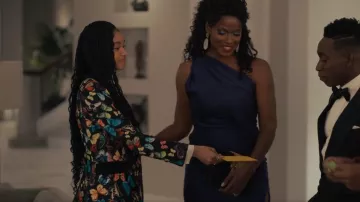 Alice + Olivia Macey Butterfly Printed Blazer worn by Ashley Banks (Akira Akbar) as seen in Bel-Air (S02E10)