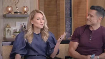 Chloe Balloon Sleeve Belted Linen Drill Dress portée par Kelly Ripa en LIVE avec Kelly et Mark le 28 avril 2023