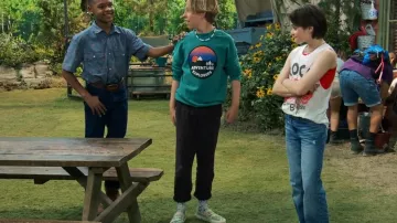 Vans Eco Theory Slip-on Sneakers portées par Jake (Luke Busey) comme on le voit dans BUNK’D (S06E23)