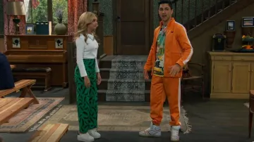 Baskets à plate-forme basse en frêne portées par Tiffany Chen (Nina Lu) vues dans BUNK’D (S06E23)