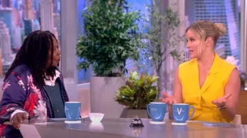 Ulla Johnson Beatriz Chaleco Peplum con cuello dentado Top usado por Sara Haines como se ve en The View el 1 de mayo de 2023