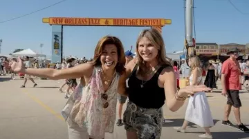 Veronica Beard Hobbes Paisley Belted Linen Shorts usados por Jenna Bush Hager como se ve en Today with Hoda & Jenna el 1 de mayo de 2023