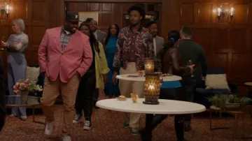 Golden Goose Fran­cy Sneak­ers in Green Suede with White Star worn by Noah Koles (Echo Kellum) as seen in Grand Crew (S02E10)