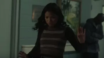 Singlet de punto de lana Tindra entre semana usado por Carrie Kelley (Navia Robinson) como se ve en Gotham Knights (S01E06)