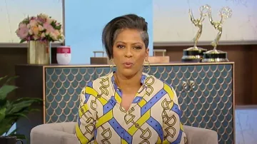 Gucci Horsebit-print Camisa de seda de manga larga usada por Tamron Hall como se ve en Tamron Hall Show el 2 de mayo de 2023