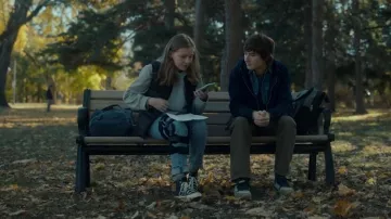 Converse Chuck Taylor All Star Classic Color High Top Black usado por Jessie (Bebe Wood) como se ve en Accused (S01E14)