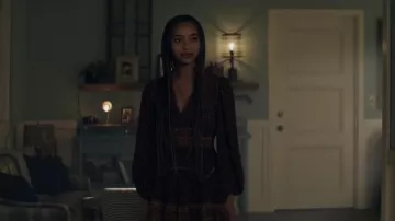 Ulla Johnson Hayana Vestido usado por Natalie Irons (Tayler Buck) como se ve en Superman & Lois (S03E07)