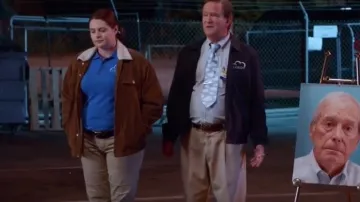 Sunrise Kingdom Corduroy Brown Sherpa Lineed Trucker Jacket porté par Dina (Lauren Ash) vu dans Superstore (S01E05)