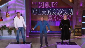 Ulla Johnson Ariane Vestido Midi de terciopelo con volantes usado por Kelly Clarkson como se ve en The Kelly Clarkson Show el 21 de abril de 2023