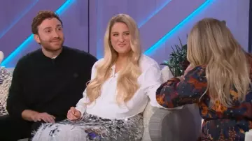 Asos édition Paillette Sequin Midi Jupe portée par Meghan Trainor vue dans The Kelly Clarkson Show le 25 avril 2023