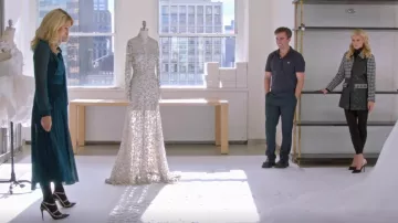 Autoportrait Sarcelle Mousseline de Saint-Jacques Robe midi portée par Paris Hilton vue dans Paris in Love (S01E12)