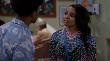 AFRM Kaylee Top porté par Randi (Kyla Pratt) comme on le voit dans Call Me Kat (S03E22)