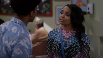 AFRM Kaylee Top porté par Randi (Kyla Pratt) comme on le voit dans Call Me Kat (S03E22)