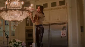 Fendi Black Forever Leggings usados por Mimi Morris como se ve en Bling Empire (S02E07)
