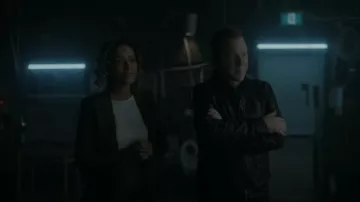 Madewell Whisper Cotton Crewneck camiseta usada por Hailey Winton (Meta Golding) vista en Rabbit Hole (S01E08)