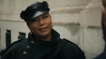 Gorra de niño panadero adornada de Saint Laurent usada por Robyn McCall (Queen Latifah) como se ve en The Equalizer (S03E16)