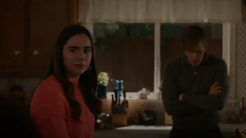 Free People Bell Song Pullove porté par Callie Sadecki (Sarah Desjardins) vu dans Yellowjackets (S02E06)