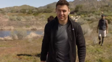 Suéter Patagonia Better usado por Eddie Díaz (Ryan Guzmán) como se ve en 9-1-1 (S06E17)