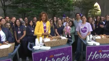 Alice + Olivia Skye Blazer worn by Hoda Kotb as seen in Today on May 8, 2023