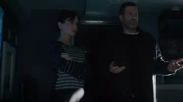 Rag & Bone The Knit Striped Pullover porté par Birdie Nicoletti (Sarah Wayne Callies) vu dans The Company You Keep (S01E10)